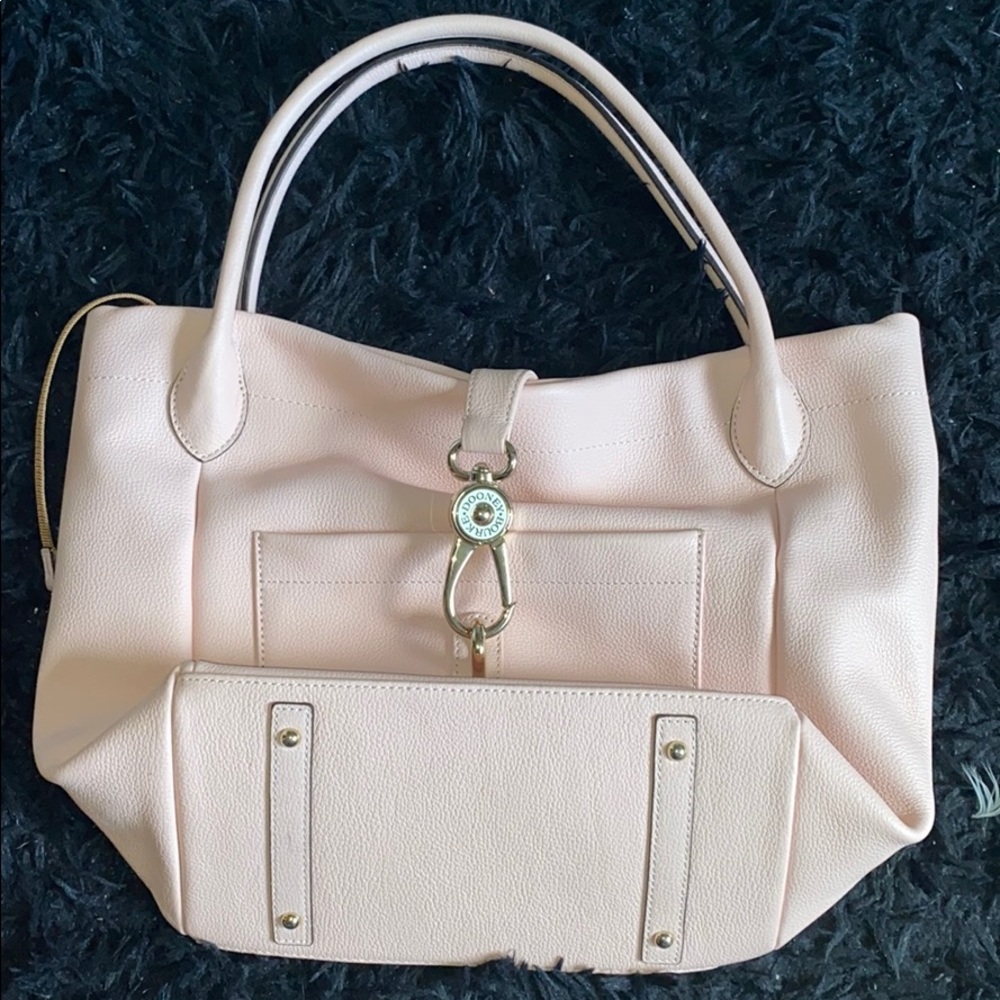 Dooney & Bourke tote in light pink